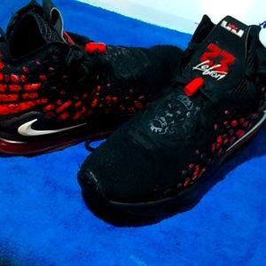 NIKE LEBRON'S 17 "INFRARED" MEN'S SIZE 10